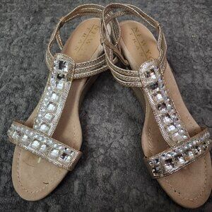 Woman's shoes